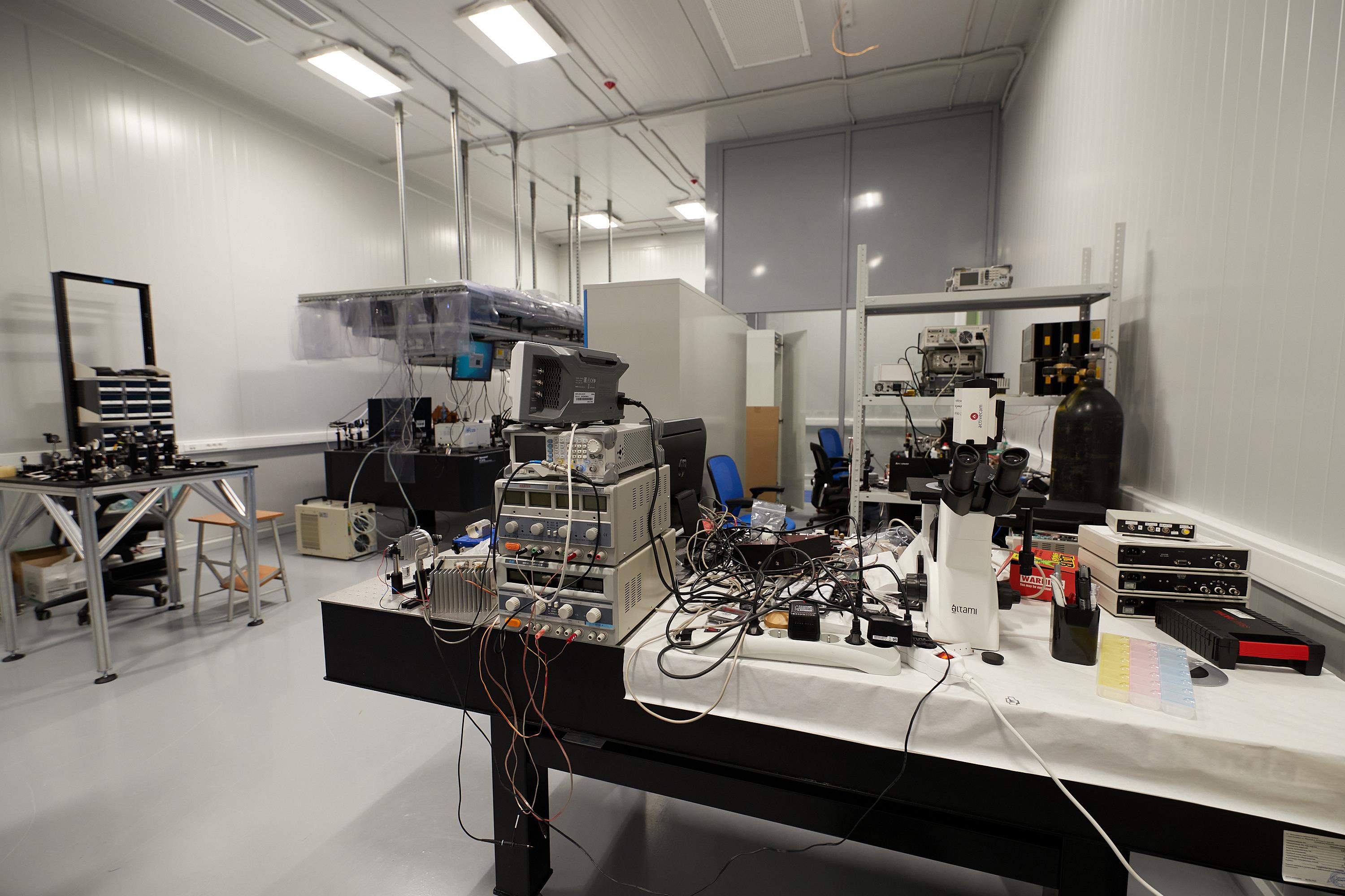 Сколтех-чистые помещения подвесные потолки